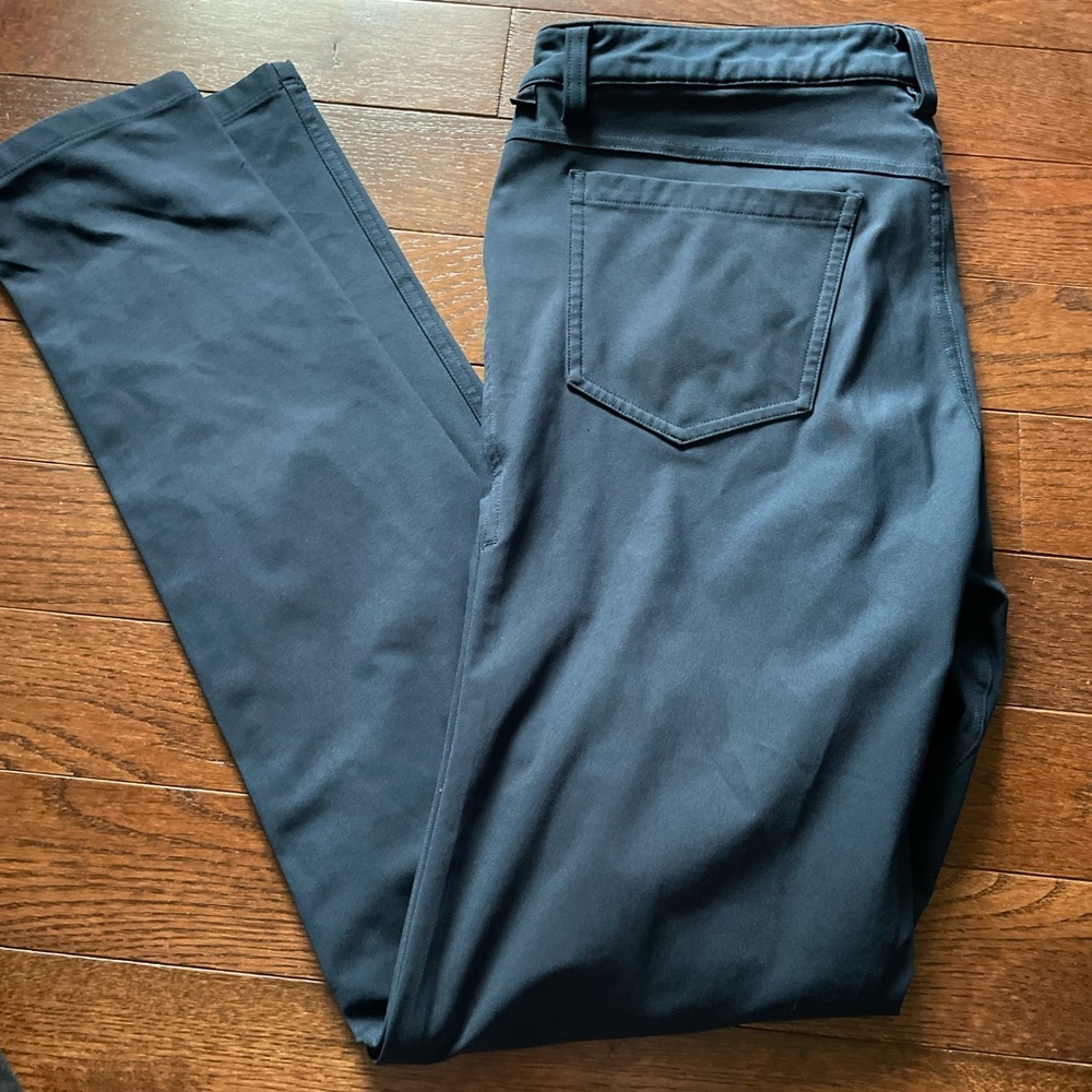lululemon athletica Men's ABC Pants - True Navy - Picture 5 of 9